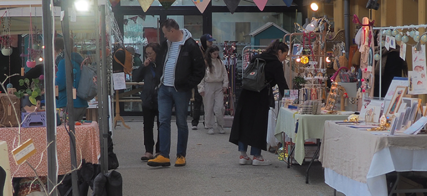 Marché de Noël  avant l&#039;heure Marché/Vente