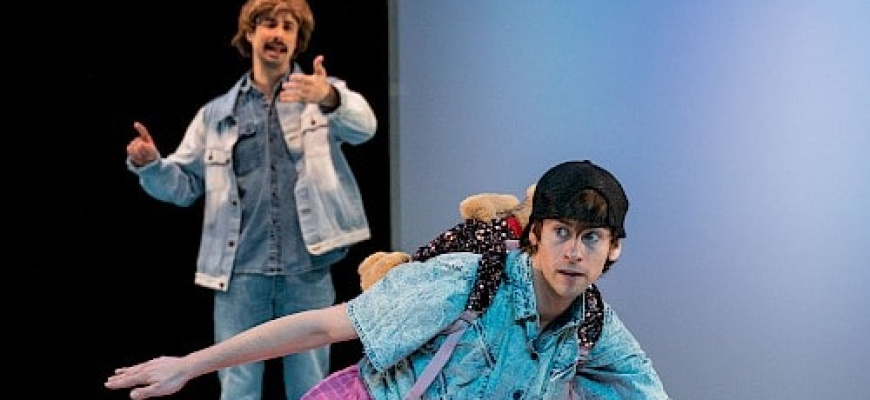 Norman c'est normal, à une lettre près Théâtre