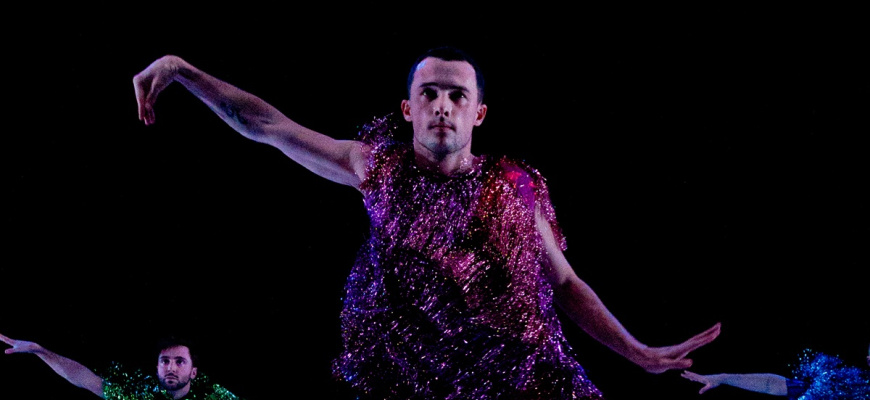 A4 (comme la feuille) Danse