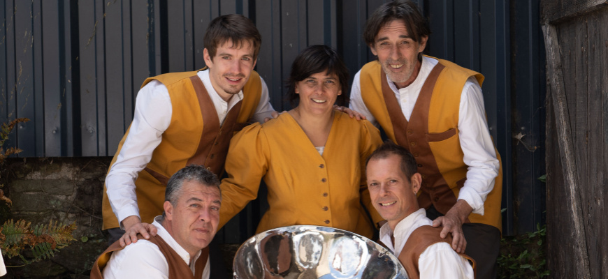 Bar-Bars – Roulettes orchestra – Cie rue Calypso Musique du monde
