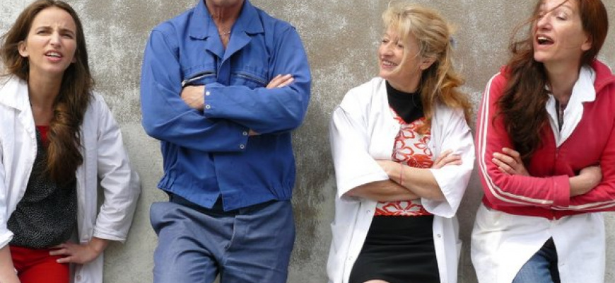 Debout dans la brume Théâtre
