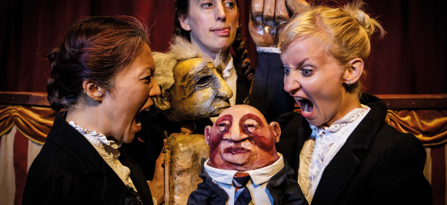 La mort grandiose des marionnettes Marionnettes/Objets