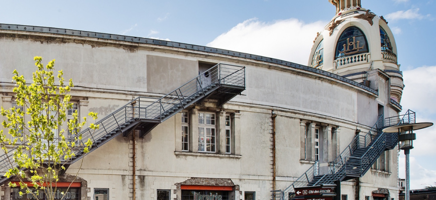 Visite du grand atelier du lieu unique Théâtre