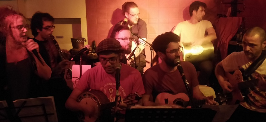 Pagode avec "Na Beira Do Bar"