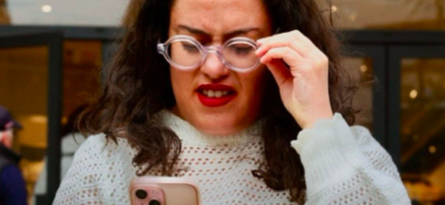 Nora Mahour - Complètement perdu Humour