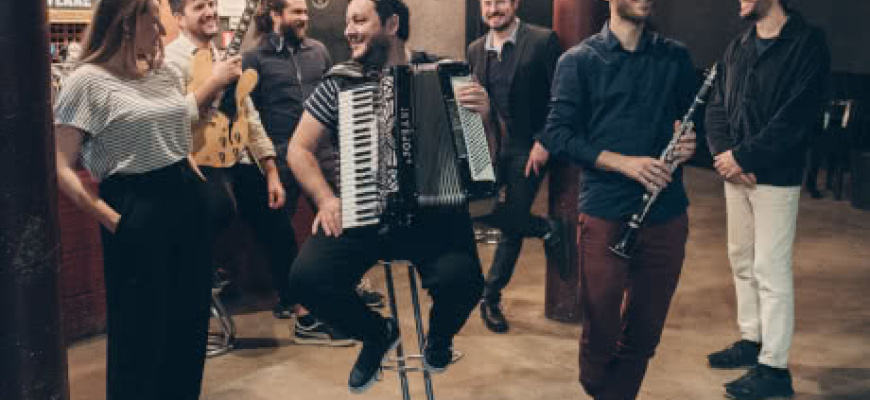 Une Touche d&#039;Optimisme à Pléssé Chanson
