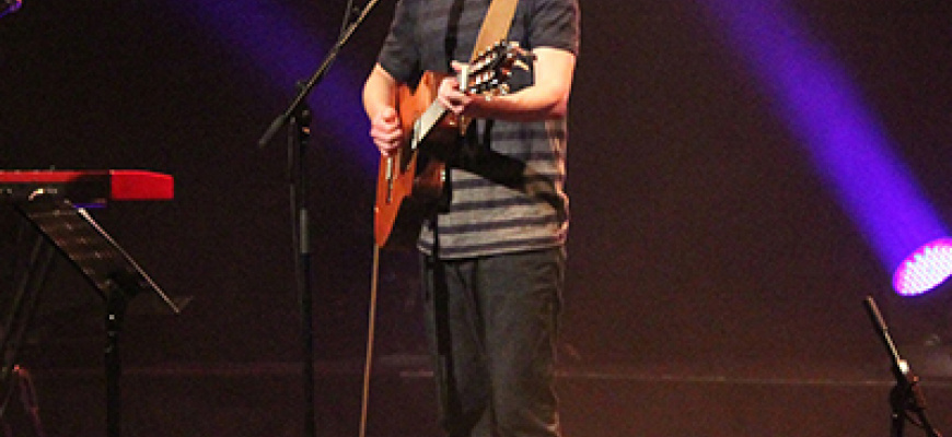 FREDERIC FROMET EN TRIO - ÇA FROMET (humour), mardi 19 décembre à 20h45 au Théâtre de La Fleuriaye, Carquefou