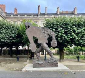 Image Le Voyage à Nantes - L'Homme pressé Sculpture