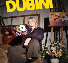 Lola Dubini sur scène à Nantes 