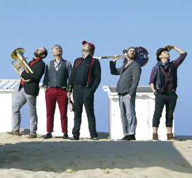 Image Nos courses folles - Les Fouteurs de Joie Chanson