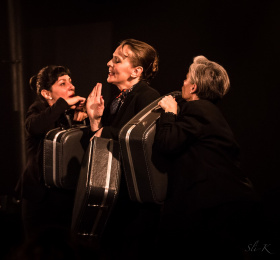 Embarquement immédiat avec The Magic Beam sisters and Robert