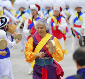 Musique traditionnelle : Woori culture and arts Center - Gulim Pungmulnori Performance - Festival du Printemps Coréen 
